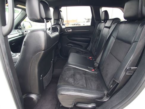 Used 2017 Jeep Grand Cherokee Altitude AWD/4WD image 7