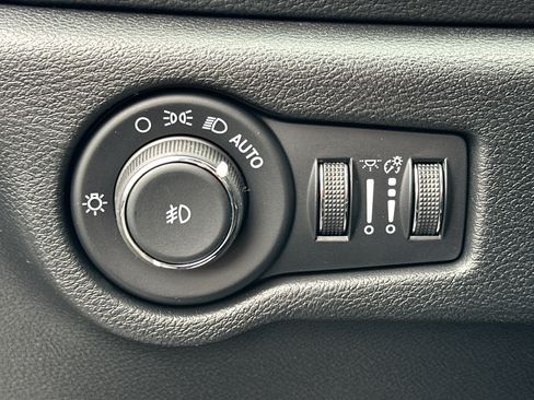 New 2026 Chrysler Pacifica Limited w/ S Appearance Package FWD image 10