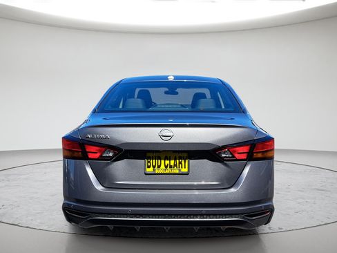 Used 2025 Nissan Altima 2.5 SV FWD image 6