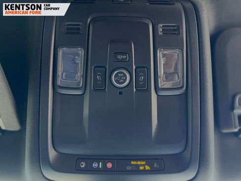 Used 2025 GMC Yukon XL Denali w/ Advanced Technology Package AWD/4WD image 38