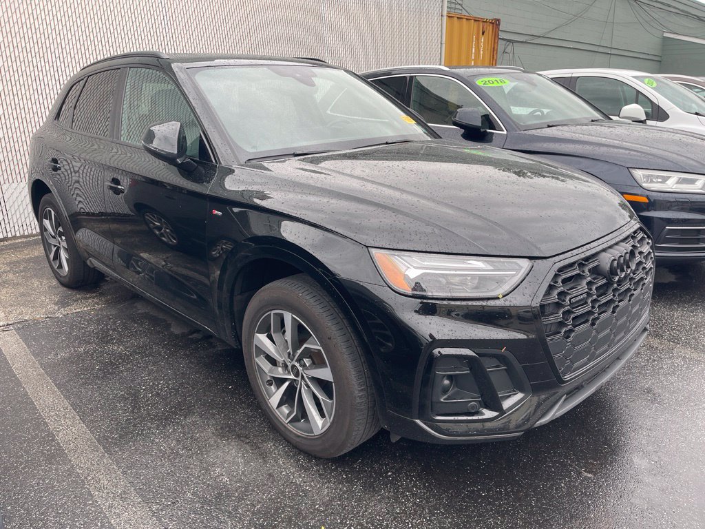 Used 2024 Audi Q5 2.0T Premium w/ Summer of Audi Package AWD/4WD image 1