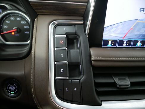 Used 2021 Chevrolet Tahoe High Country w/ Premium Package AWD/4WD image 32