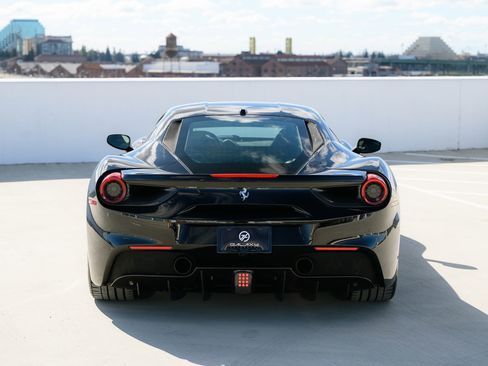 Used 2018 Ferrari 488 GTB image 16