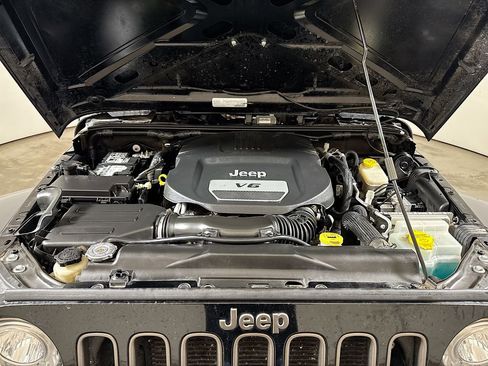 Used 2018 Jeep Wrangler Unlimited Sport image 27