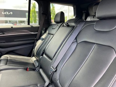 Used 2025 Jeep Grand Cherokee L Limited w/ Luxury Tech Group II AWD/4WD image 35