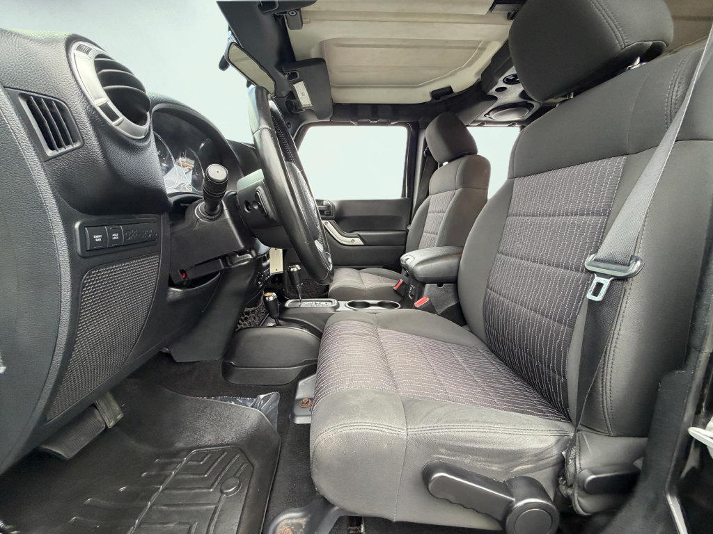 Used 2012 Jeep Wrangler Unlimited Rubicon w/ Dual Top Group AWD/4WD image 42