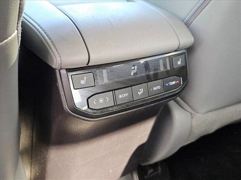 Certified 2021 Toyota Highlander Platinum image 18