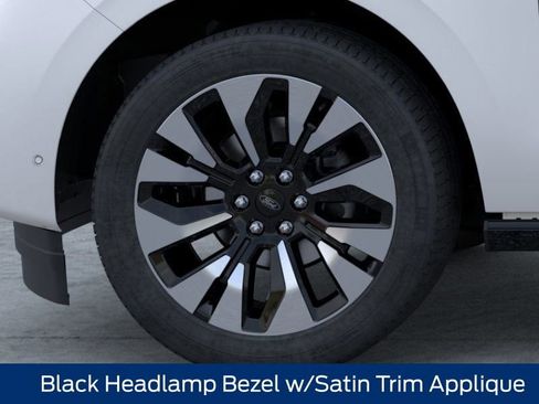 New 2025 Ford Expedition Platinum w/ Platinum Ultimate Package image 27