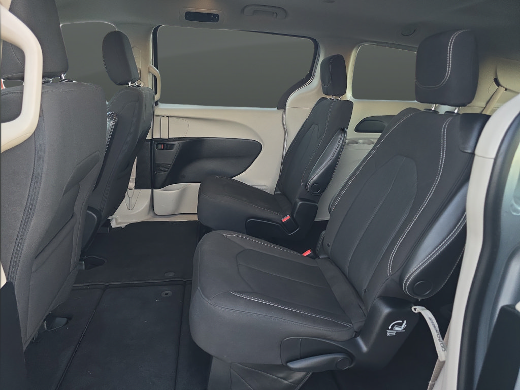 Used 2023 Chrysler Voyager LX FWD image 22