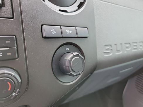 Used 2015 Ford F350 XL w/ Power Equipment Group image 17