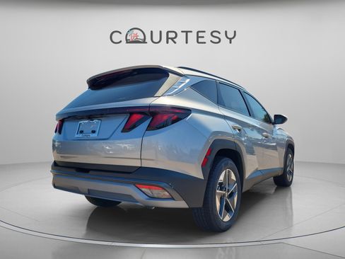 New 2026 Hyundai Tucson SEL image 3