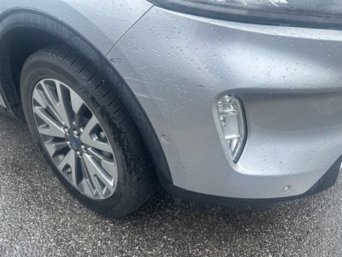 Used 2020 Ford Escape Titanium AWD/4WD image 2