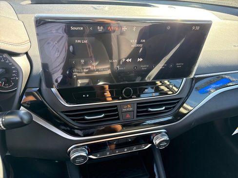 New 2025 Nissan Altima 2.5 SR w/ SR Premium Package image 12