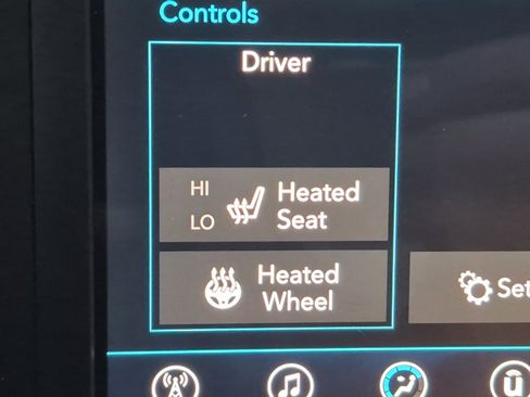 Used 2020 Chrysler Pacifica Touring-L image 26