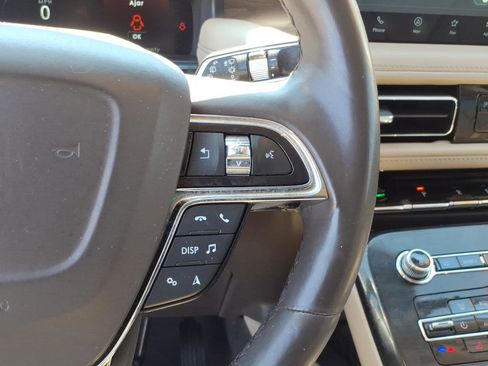 Used 2023 Lincoln Nautilus Reserve image 18