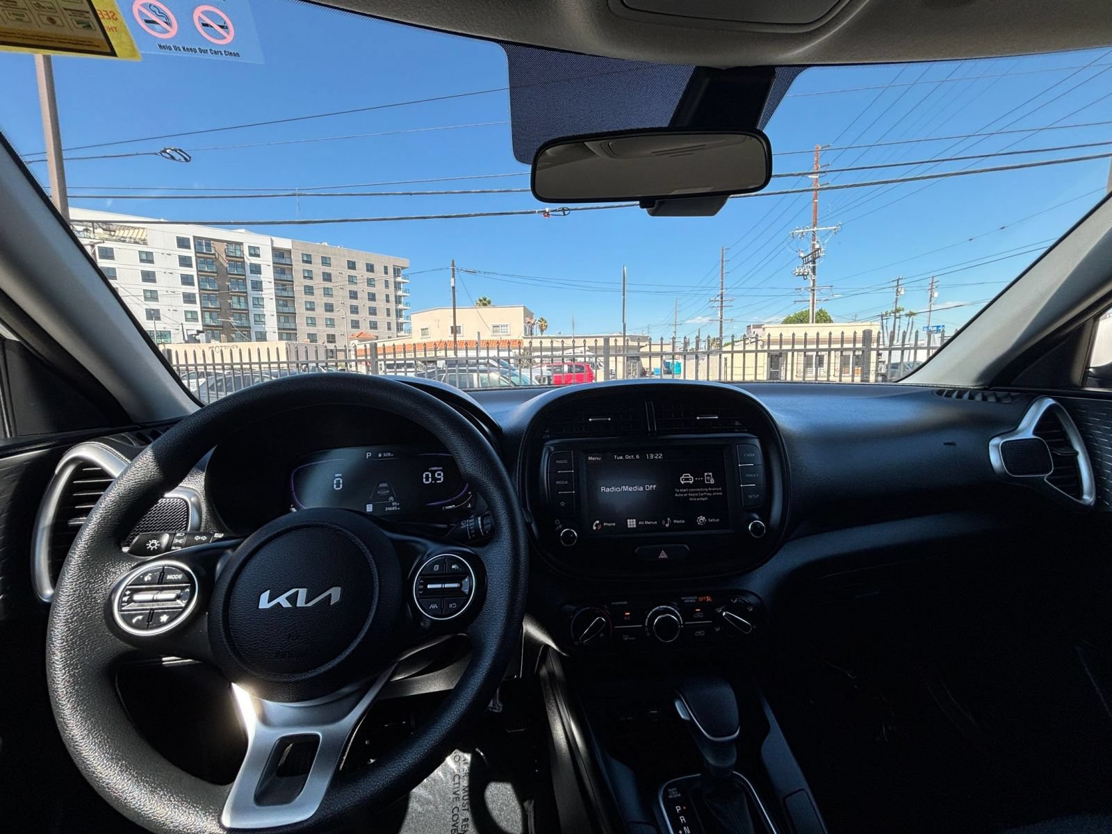 Used 2025 Kia Soul LX w/ LX Technology Package FWD image 32