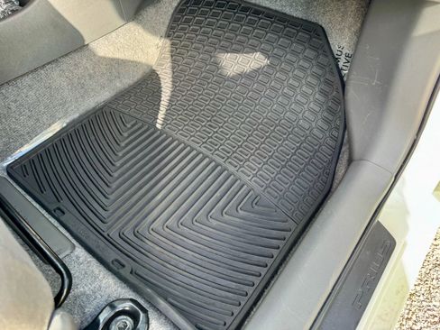 Used 2010 Toyota Prius Five image 33