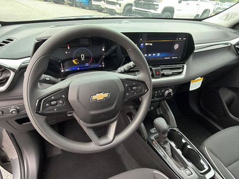 New 2026 Chevrolet TrailBlazer LT w/ Driver Confidence Package FWD image 20