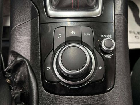 Used 2015 MAZDA MAZDA3 i Touring image 27