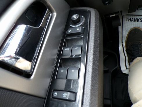 Used 2012 Ford Expedition Limited image 28