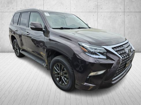 Used 2020 Lexus GX 460 Premium w/ Premium Package image 3