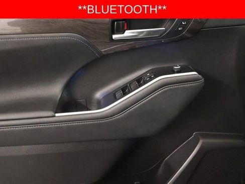 Used 2021 Toyota Highlander Platinum image 11