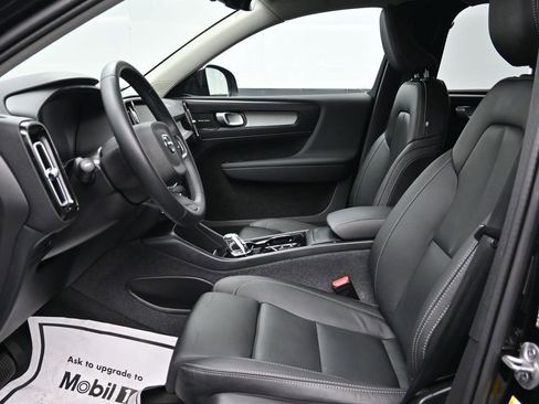 Used 2024 Volvo XC40 B5 Ultimate w/ Protection Package Premier image 9