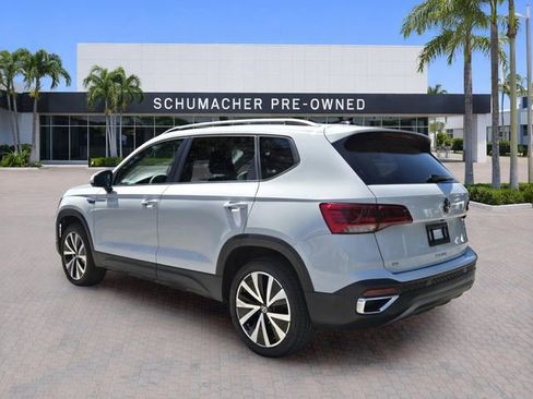 Certified 2023 Volkswagen Taos SE FWD image 5