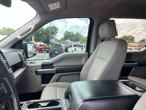 Used 2016 Ford F150 XLT w/ Equipment Group 302A Luxury AWD/4WD image 31