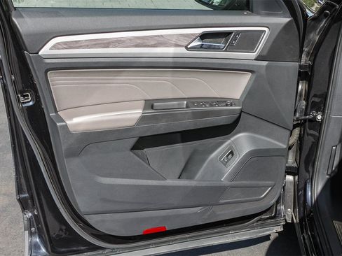 Used 2022 Volkswagen Atlas Cross Sport SE w/ Panoramic Sunroof Package image 21