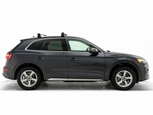 Used 2023 Audi Q5 2.0T Premium w/ Convenience Package image 2