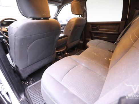 Used 2022 RAM 3500 Tradesman w/ Chrome Appearance Group image 9