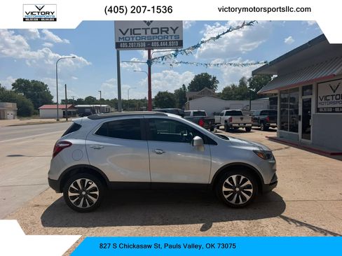 Used 2021 Buick Encore Preferred FWD image 1