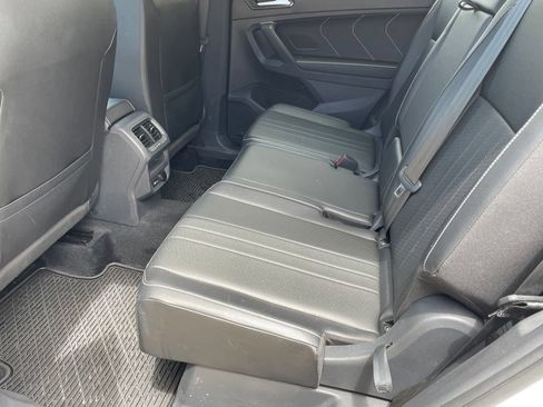 Used 2024 Volkswagen Tiguan SE FWD image 18