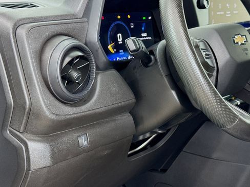 Used 2024 Chevrolet Colorado W/T image 10