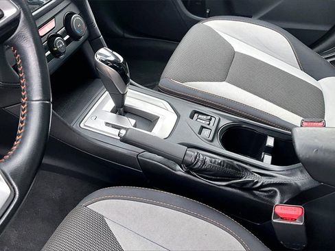 Used 2018 Subaru Crosstrek 2.0i Premium image 12