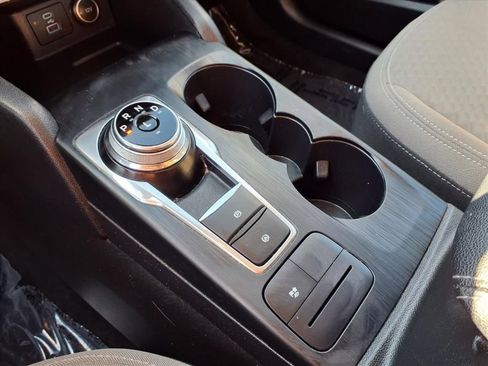 Used 2021 Ford Escape SE image 11