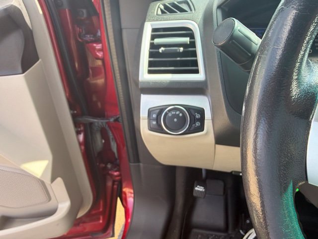 Used 2013 Ford Explorer XLT FWD image 9