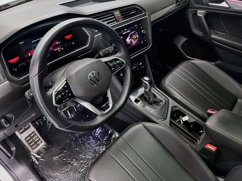 Used 2023 Volkswagen Tiguan SE R-Line FWD image 7