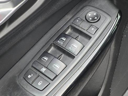 Used 2019 Jeep Cherokee Latitude Plus image 24