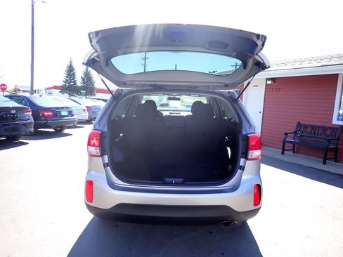 Used 2015 Kia Sorento LX AWD/4WD image 5