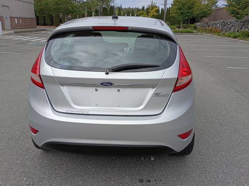 Used 2013 Ford Fiesta Titanium FWD image 4