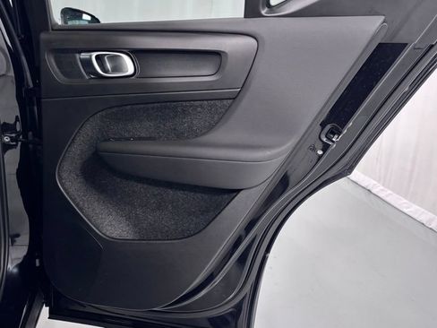 Certified 2025 Volvo XC40 B5 Plus AWD/4WD image 26
