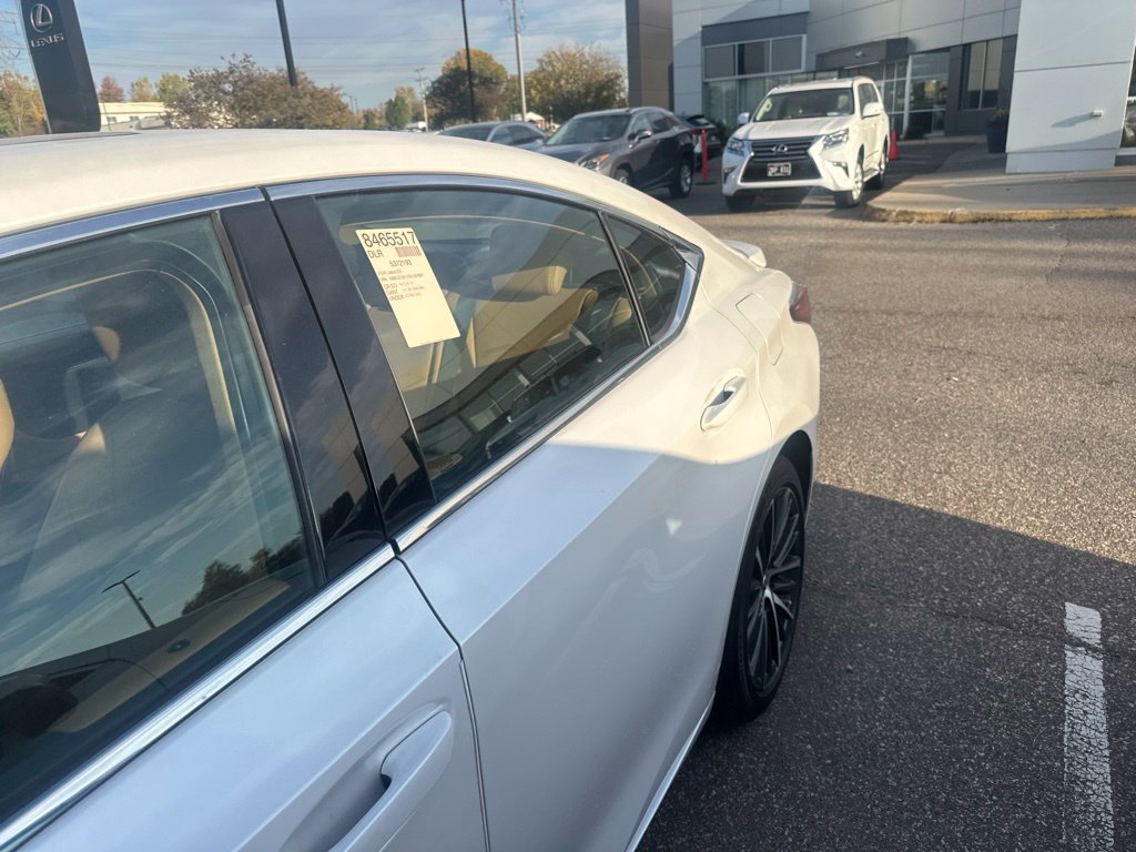 Certified 2024 Lexus ES 350 w/ Premium Package FWD image 10