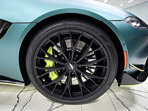 Used 2023 Aston Martin V8 Vantage Coupe image 50