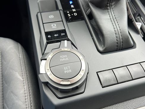 New 2025 Toyota Tacoma SR5 image 18