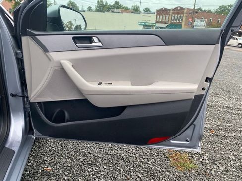 Used 2016 Hyundai Sonata SE image 21