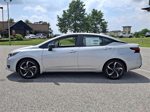 New 2025 Nissan Versa SR w/ Trunk Package image 7