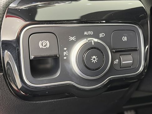 Used 2019 Mercedes-Benz A 220 4MATIC image 24