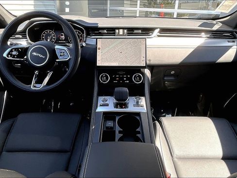 New 2026 Jaguar F-PACE R-Dynamic S image 5